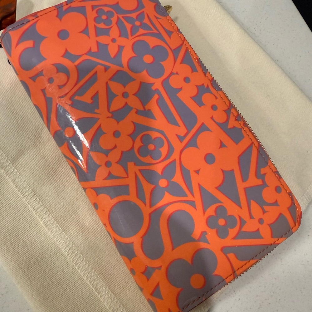 Louis Vuitton Vibrant Orange and Gray Floral Wallet - Picture 2 of 7